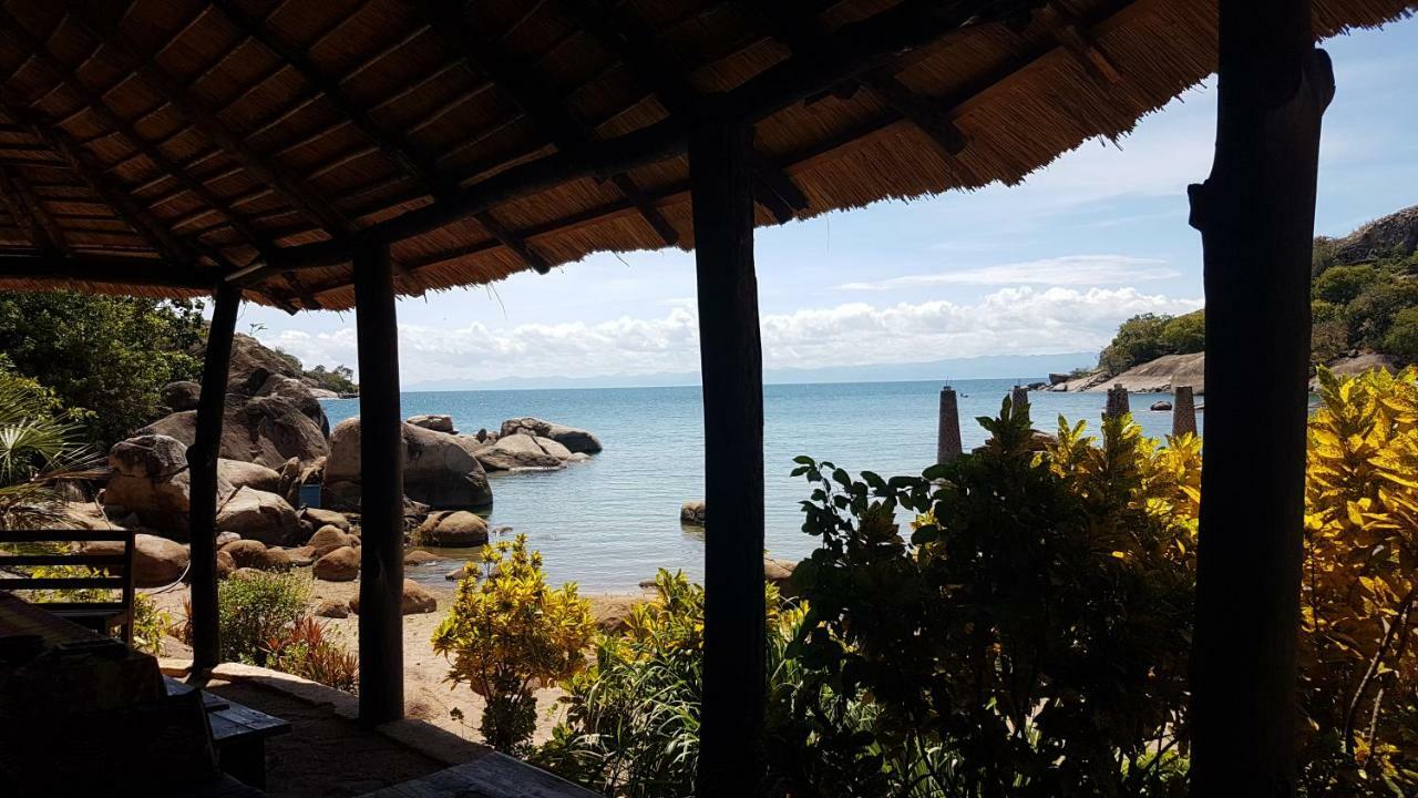 Mufasa Eco Lodge Monkey Bay Buitenkant foto