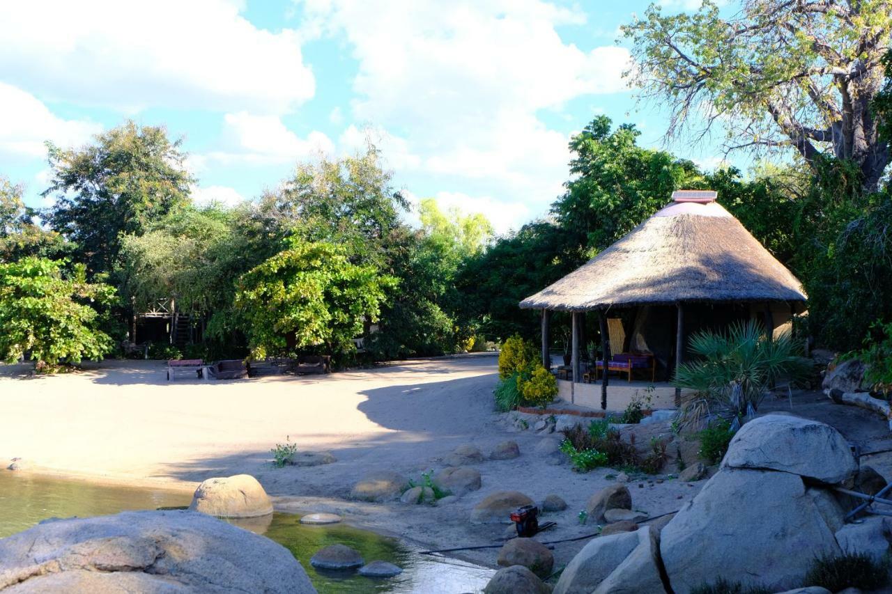Mufasa Eco Lodge Monkey Bay Buitenkant foto